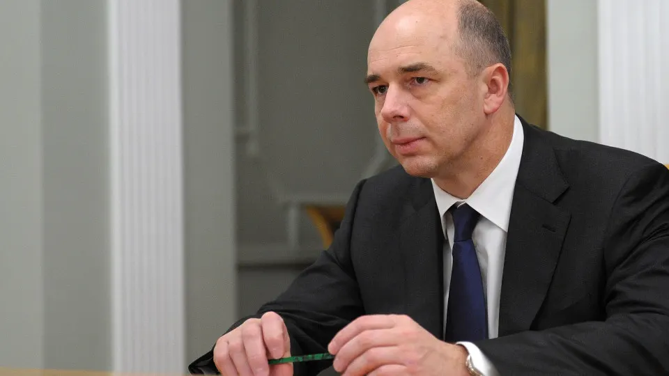 Глава министерства заявил, что искусственный интеллект уже помогает оптимизировать распределение средств и поиск неплательщиков, однако итоговые решения будут принимать профильные специалисты. Решения принимаются на фоне рекордного дефицита бюджетной системы.