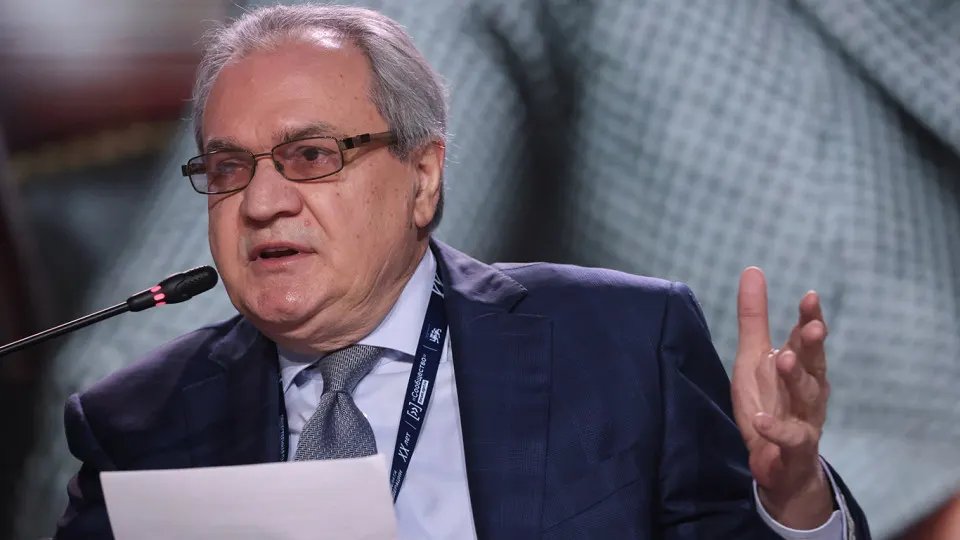 Глава Совета по правам человека Валерий Фадеев заявил, что использование VPN связано с поиском информации от «врагов» страны, высказался о госмессенджере Max и счёл оправданными временные отключения мобильного интернета. Власти при этом ужесточают политику в отношении VPN и международного трафика.