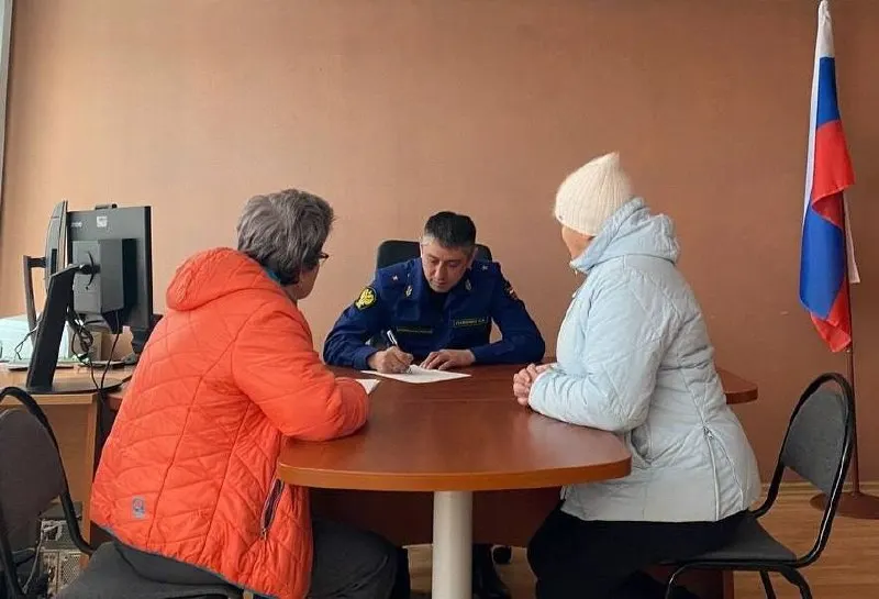 Сенаторы утвердили перевод Сергея Паволина на должность прокурора Иркутской области; в регионе рассчитывают, что он займётся наведением порядка в сфере ЖКХ.