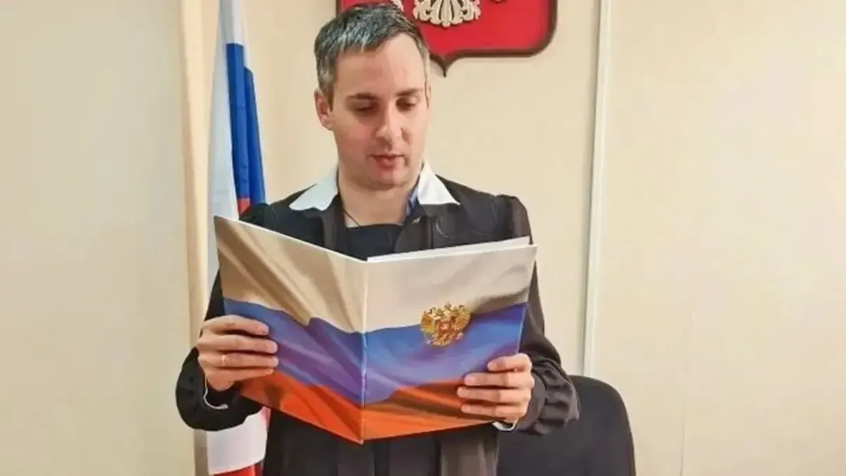 Три истории о том, как жители отстаивали свои права: в Иркутске вернули стадион «Пионер», в Ленинградской области добились бесплатного проезда, а в Ивановской области суд признал дом неаварийным.