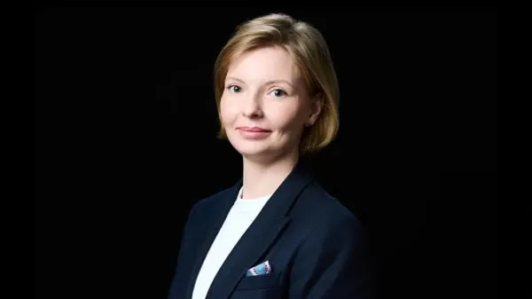 С 1 сентября администраторам доменов в зонах .ru, .рф и .su потребуется подтверждать личность через портал Госуслуги. Нововведение формально техническое, но заставляет компании пересмотреть управление цифровыми активами и готовиться к аудиту.