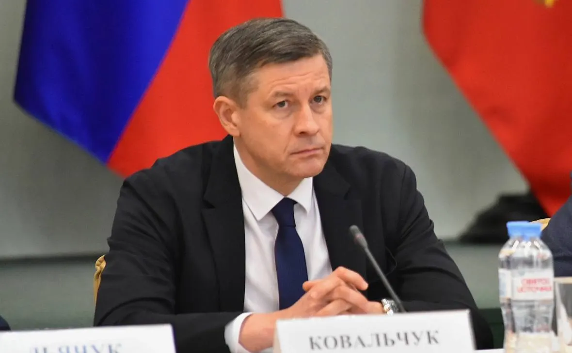 И. о. губернатора Егор Ковальчук подписал указ об отставке регионального кабинета. Новый состав пока не назначен. Ранее президент подписал указы об отставке губернаторов в двух областях.