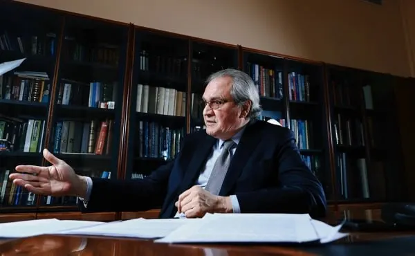 Валерий Фадеев заявил, что после признания зарубежного вуза нежелательным с ним не следует вести дела, но при этом допустимо использовать результаты его научных работ; при сомнениях он посоветовал учёным обращаться в ФСБ.