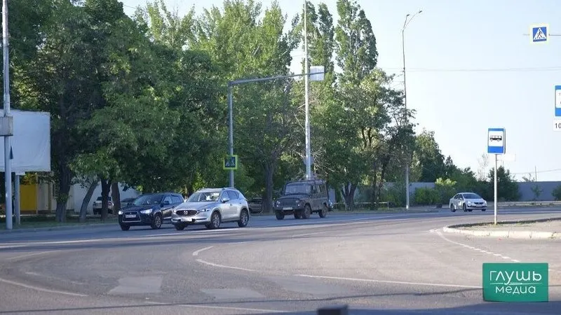 Утверждена стратегия повышения безопасности дорожного движения до 2030 года с перспективой до 2036 года. В числе предложений — дополнительные медосвидетельствования и лечение для пьяных за рулём, проверки для лишённых прав и внесудебные блокировки сайтов с призывами нарушать ПДД и услугами по подделке документов.