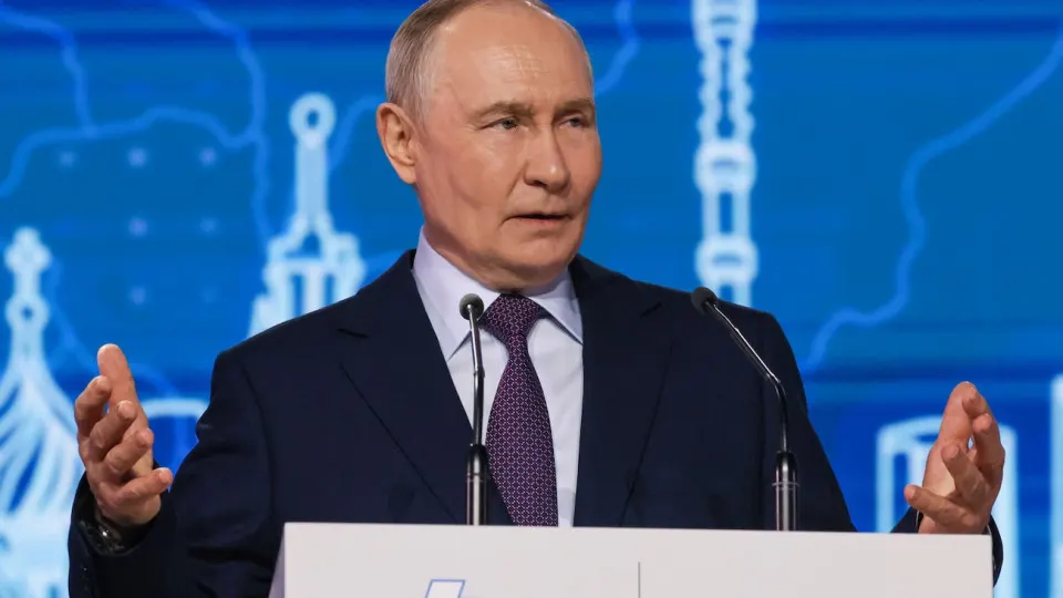 Президент призвал активнее трудоустраивать раненых и инвалидов войны в оборонно‑промышленные и другие индустриальные отрасли, указывая на их опыт и способности; при этом растёт потребность в протезировании и наблюдается рост числа инвалидов и тяжких преступлений после массового возвращения с фронта.