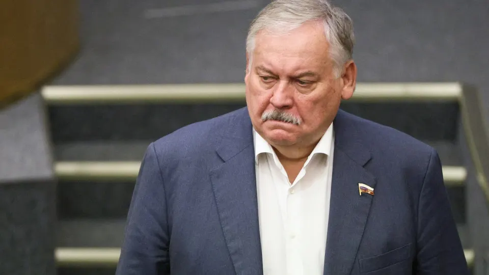 Первый зампред комитета Госдумы Константин Затулин заявил, что Латвия и Эстония не выполнили обещаний относительно прав русскоязычного населения; слова прозвучали на фоне законопроекта о защите россиян за рубежом и предупреждений разведок о росте напряжённости.