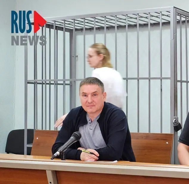 Суд отклонил иск правозащитника Алексея Соколова: в карцере заключённым выдают бумагу и ручку примерно на полтора часа в сутки — времени, по словам истца, недостаточно для подготовки к защите и работы с материалами дела.