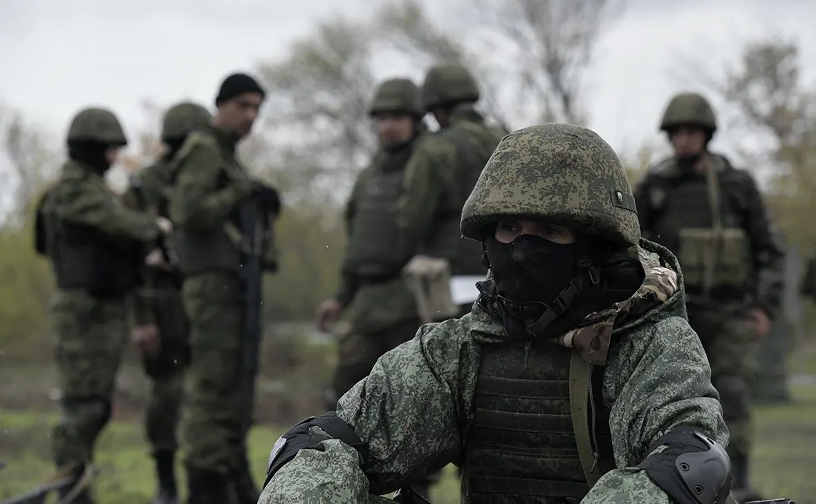 Бывшие чиновники, военные эксперты и разведки сообщают, что Россия отстаёт по военным технологиям и тактике. Высшее руководство понимает риски, но решения о масштабной мобилизации пока не принято.