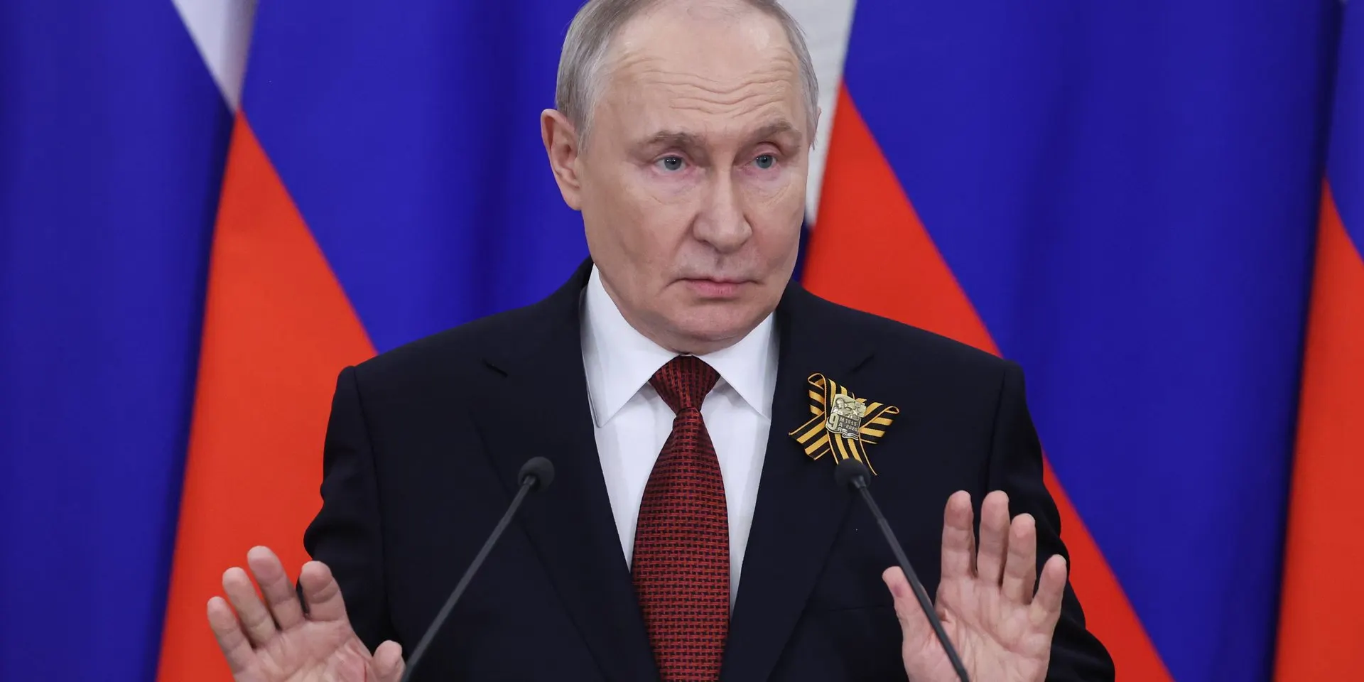Высокопоставленные чиновники заявляют, что сохранение текущего уровня расходов на войну приведёт к росту дефицита и требует сокращения невоенных бюджетных статей.