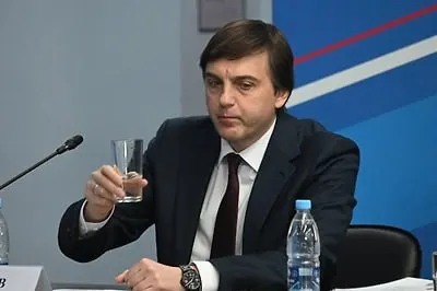 Министерство образования включило в программу внеклассного чтения на летние каникулы современные и «патриотические» книги, в том числе произведения о подвигах участников специальной военной операции.