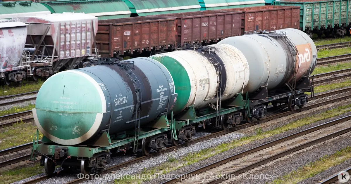 С 1 октября правительство поручило проиндексировать тарифы на грузовые и пассажирские железнодорожные перевозки: для грузов — на 8,5%, для пассажиров и инфраструктуры дальнего следования — на 9,2%.