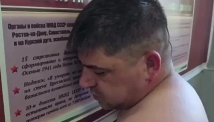 По полицейской ориентировке задержан местный житель Владимир Ботоев (1990 г.р.), устроивший скандал на автозаправке в Иркутске. Мужчина принес извинения на камеру, расследование продолжается.