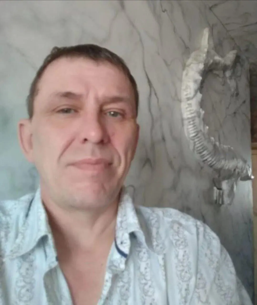 53-летний иркутский художник, осужденный на 19 лет за предполагаемое участие в запрещенной организации, этапирован в Читу; ведётся новое следственное мероприятие по разговорам с сокамерниками.
