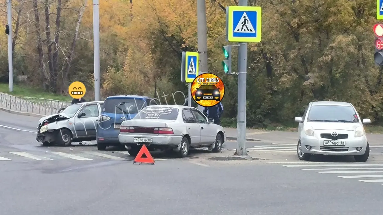 На месте ДТП работают медики и полиция.