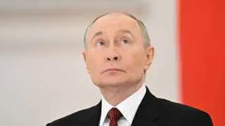 Владимир Путин сравнил текущую ситуацию с Великой Отечественной войной, призвав тыл полностью работать на фронт, пообещал продолжить создание «зоны безопасности» на границе с Украиной и добиться всех целей СВО. По данным западных источников, Кремль готовится к затяжной войне и новой волне частичной мобилизации.