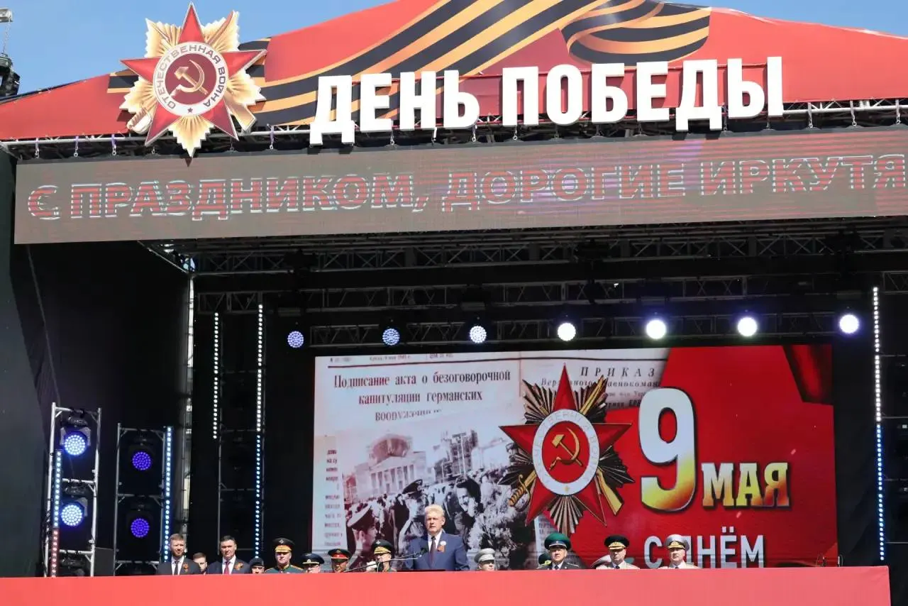 Девять жителей Иркутской области прокатились по Ангаре на гидроциклах с флагами 9 мая. Троих остановили инспекторы ГИМС, ещё шестерых проверяет полиция; всех привлекут к административной ответственности.