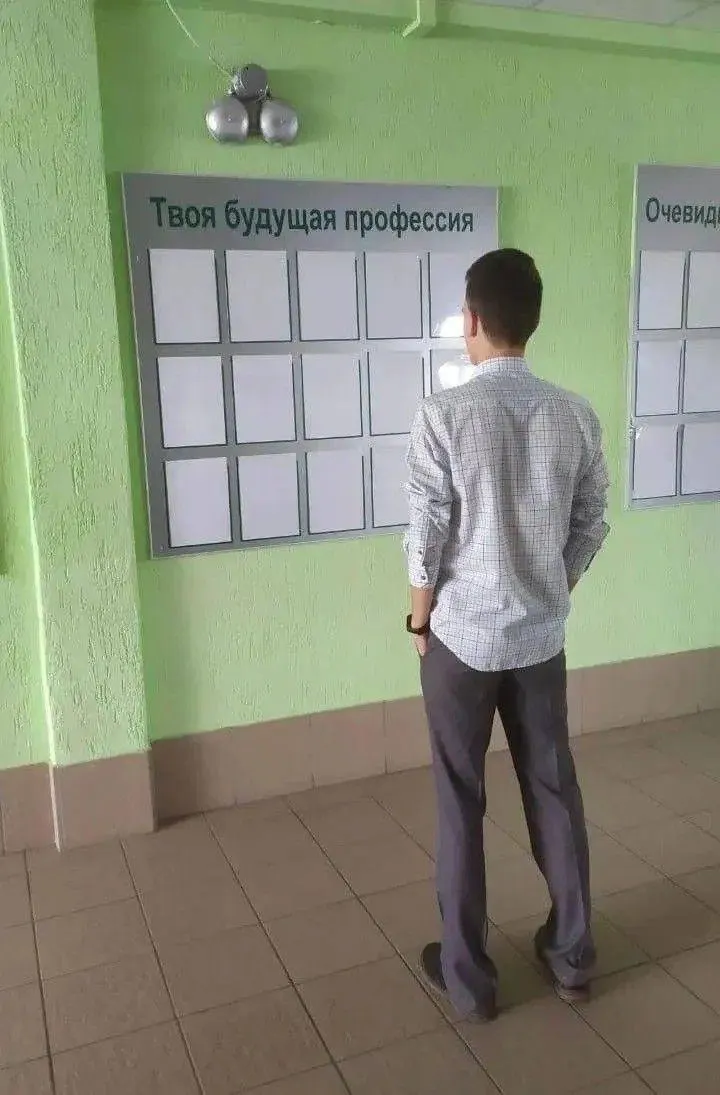 Законопроект предлагает допускать в магистратуру только выпускников профильного бакалавриата или специалистов с соответствующим опытом работы — требование предлагается закреплять в образовательных стандартах. Переход на новую систему высшего образования запланирован на 1 сентября 2026 года.