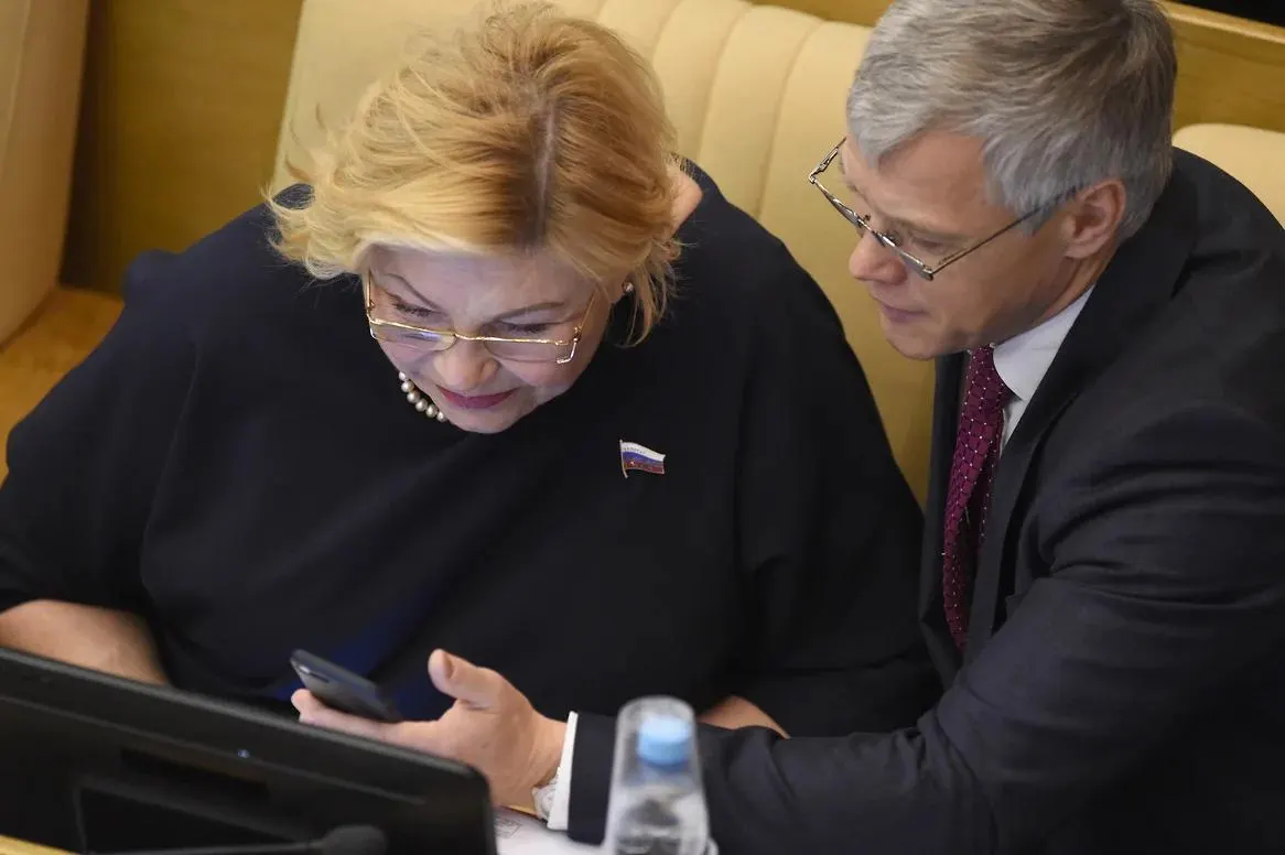 Депутат от Челябинской области Валерий Гартунг вместе с Еленой Драпеко вошли в число двух депутатов, проголосовавших против обращения Госдумы по удару в Старобельске. Спикер заявил о «техническом сбое» и поручил выяснить обстоятельства голосования.
