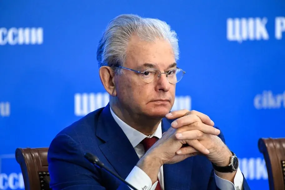 Зампредседателя ЦИК сообщил о планах тестирования технологии и её масштабировании на другие регионы, но место испытаний не уточнили. Эксперты отмечают удобство системы и одновременно риски для прозрачности контроля на участках.