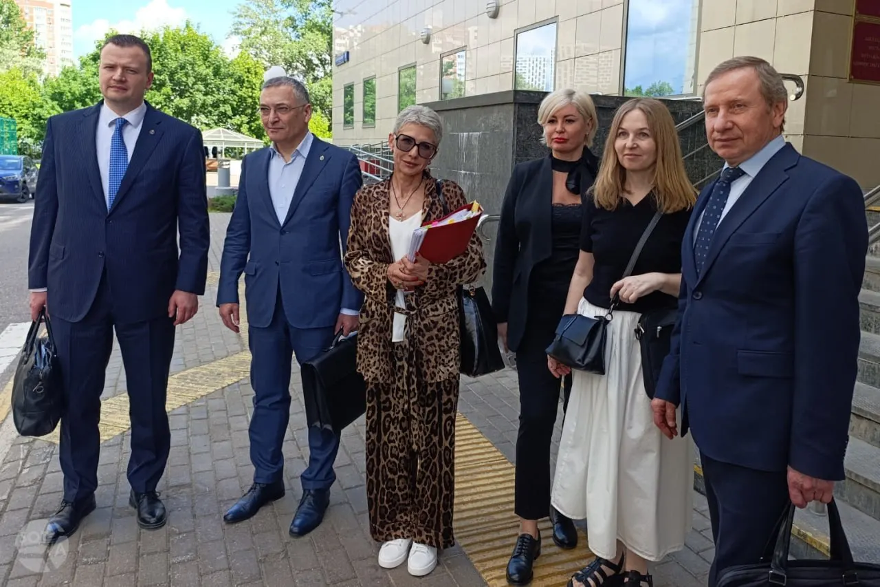 Апелляция оставила без изменения решение о лишении адвокатского статуса Алексея Басистова, Дмитрия Проводина и Юлия Тая — спор вызвал заявления о нарушении корпоративной процедуры и давлении со стороны органов.