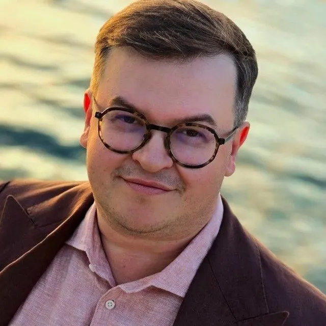 Минюст включил в реестр «иностранных агентов» Станислава Андрейчука. Ему также сообщили о возбуждении уголовного дела — формально из‑за деятельности ликвидированного движения «Голос», но конкретных оснований ведомство не уточнило.