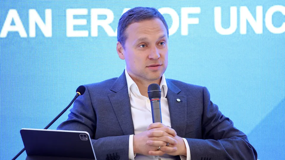 Зампред правления банка предупредил, что изъятие наличных из банков ускоряется — деньги не возвращаются в оборот. Это связано с ростом налоговой нагрузки, переходом части бизнеса на расчёты «в конвертах» и усилением контроля за платежами.