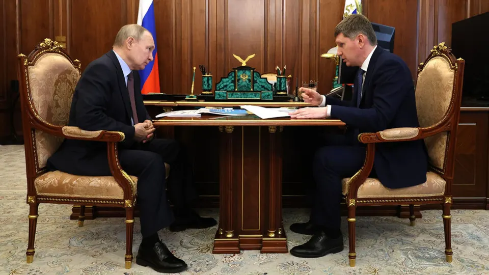 Президент поручил стимулировать рост инвестиций, однако чиновники и эксперты указывают на бюджетную экономию, высокие ставки, снижение прибыли и другие факторы, которые сдерживают вложения и могут привести к дальнейшему сокращению инвестиций.