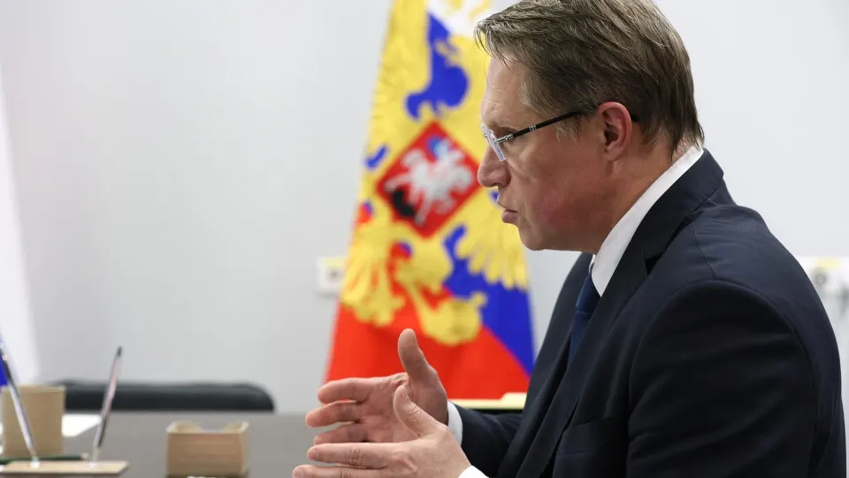 Министр здравоохранения сообщил, что большинство ординаторов в этом году поступят по целевым контрактам. Приём на медспециальности значительно вырос с 2020 года. Для выпускников введена обязательная отработка до трёх лет.
