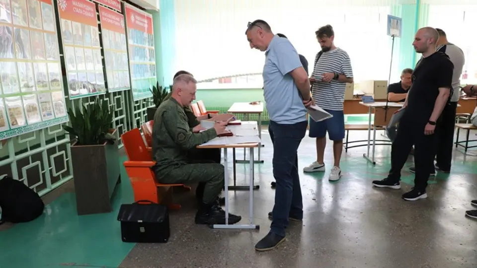 В Гродненской области с 17 по 26 июня проходят плановые мобилизационные учения: проверяют учетные данные, оповещают около двух тысяч человек и вызывают запасников на контрольные явки.