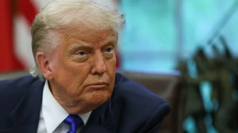 На закрытых переговорах на саммите G7 президент США предложил активизировать помощь Украине и надавить на Россию при условии содействия союзников в расчистке Ормузского пролива. Лидеры G7 согласовали ужесточение санкций против нефтегазового сектора и наращивание поставок ПВО в Киев.