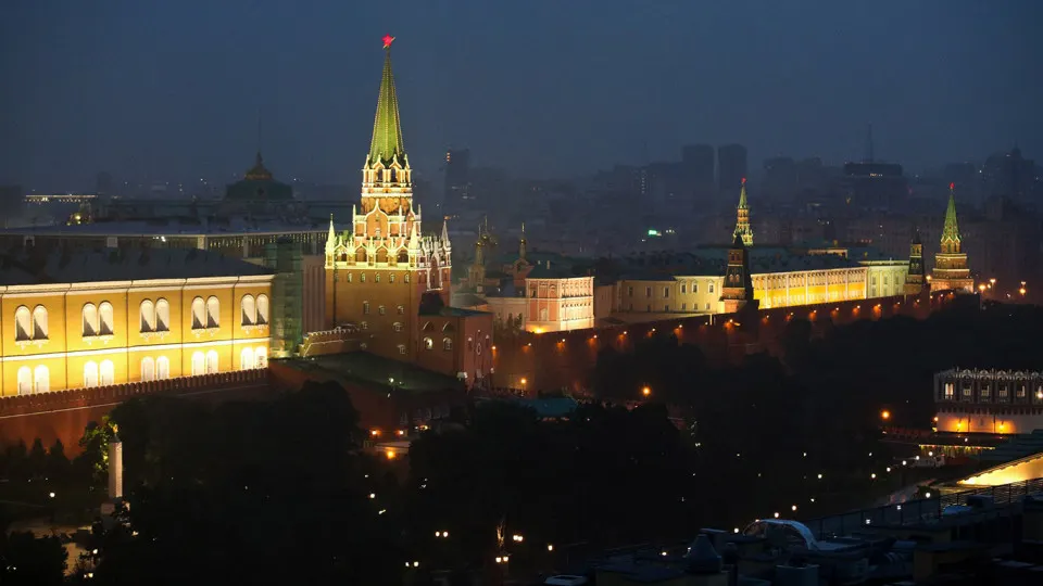 По информации нескольких источников в провластных медиа, в АП дали указание сокращать публикации с фото и видео последствий украинских атак и делать упор на показ результатов российских ударов.