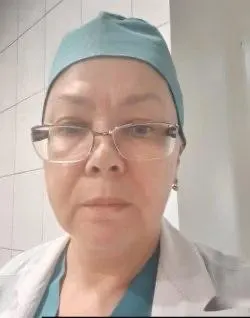 63-летняя врач, приговорённая к пяти годам за одобрительный комментарий, после трёх месяцев в СИЗО-1 Иркутска переведена в колонию в п. Бозой. Родственники просят писать письма и присылать необходимые вещи.