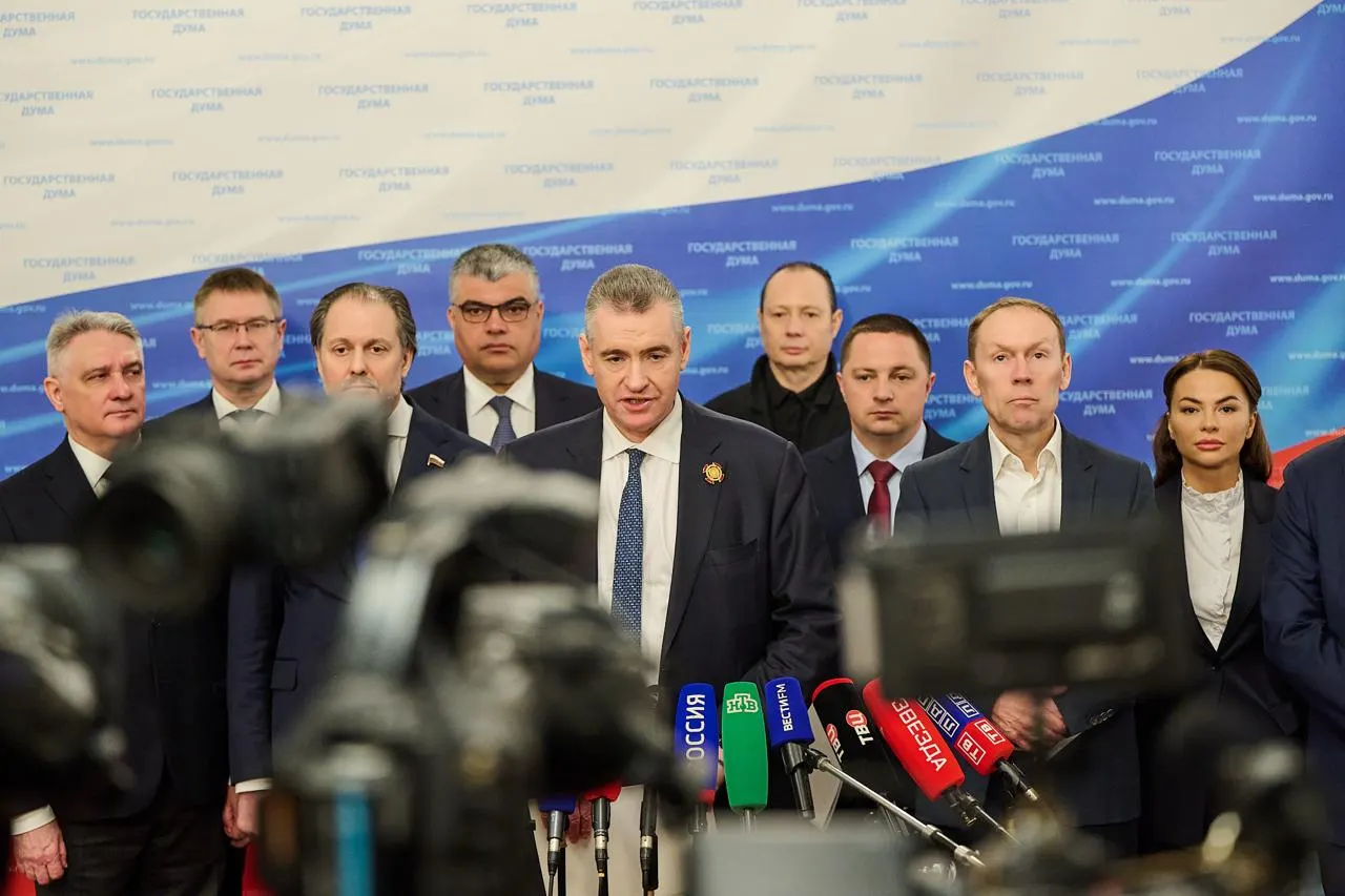Партия направила в правительство законопроект об отмене 28 штрафов, которые, по её мнению, утратили смысл и создают затруднения для законопослушных граждан. В списке — штрафы за потерю паспорта, проживание не по месту регистрации, тонировку, случайный сбор грибов и другие.