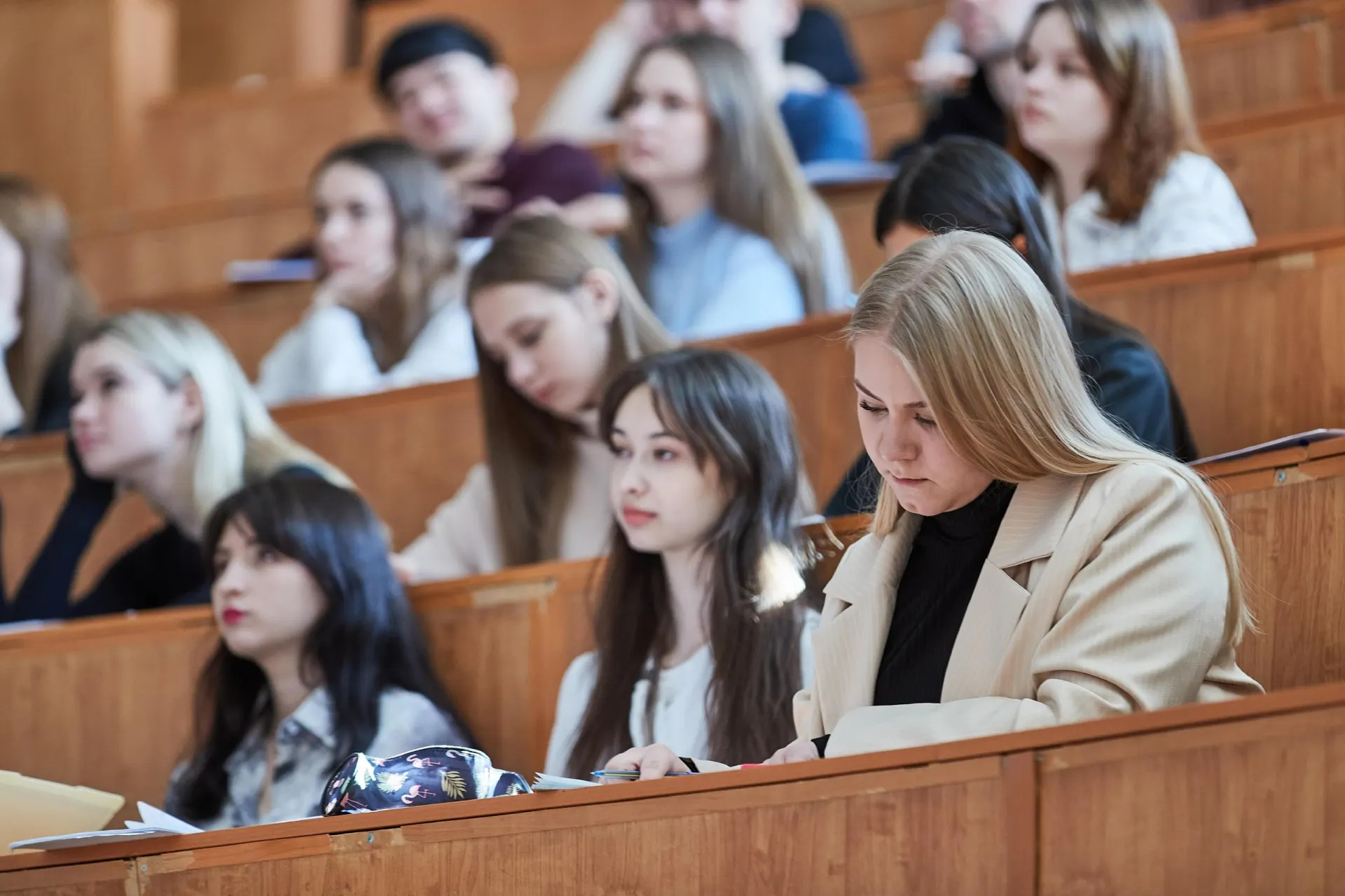 Министерство образования пересмотрело механизм целевой подготовки: вместо штрафов введена обязанность по компенсации, а вузы получили расширенные основания для отчисления студентов.