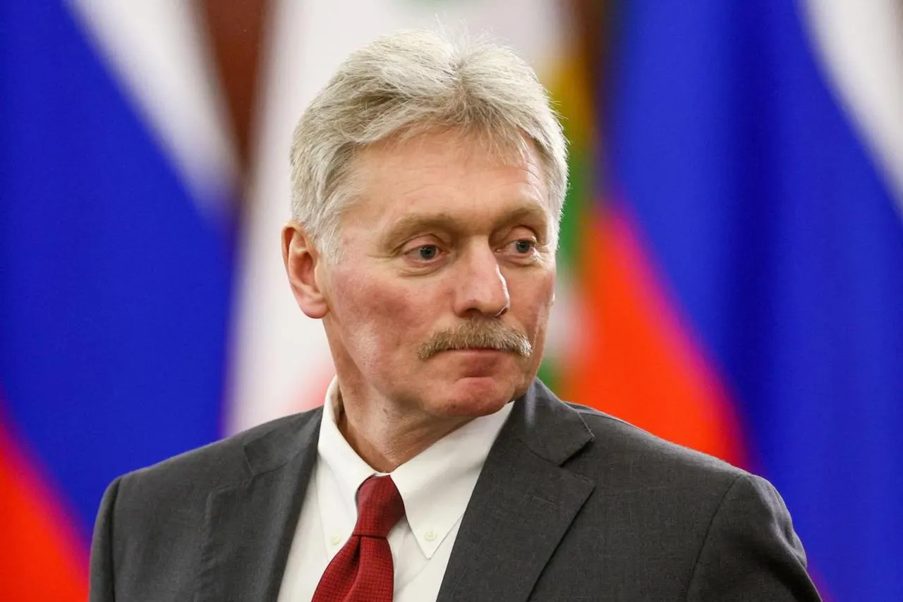 Пресс‑секретарь президента отметил, что конфликт в Украине перешёл в полноценную войну из‑за вмешательства и помощи западных стран, которые, по его словам, направляют вооружение против российских целей.