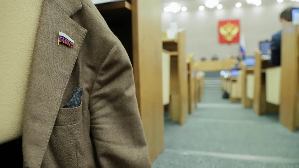 Правительство поддержало инициативу об исключении наказаний для депутатов региональных парламентов за отсутствие или несвоевременную подачу деклараций о доходах. Поправки нуждаются в доработке, отмечают профильные министерства.