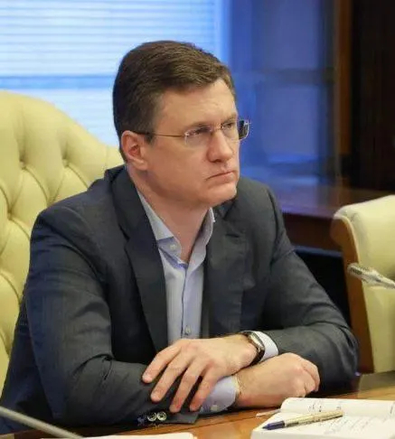7 июля на совещании обсудили запасы и логистику топлива в регионах; профильным ведомствам, властям и компаниям поручено ежедневно мониторить ситуацию и принимать дополнительные меры, чтобы не допустить локальных сбоев.
