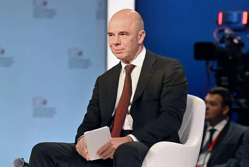 Глава Минфина заявил, что бюджет полностью профинансирован и обязательства будут исполнены; ранее сообщалось о дефиците в 6,46 трлн рублей (примерно 2,8% ВВП).