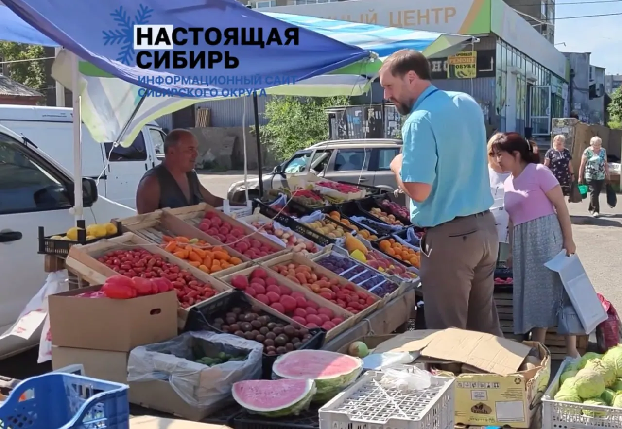 На рынке у остановки «Автостанция» в Ново-Ленино без уведомления сняли навесы и прилавки пенсионеров; продавцы жалуются на потерю условий торговли.