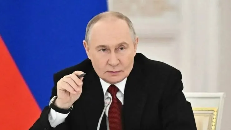 Президент подписал указ о передаче долей Nestlé Кубань и Nestlé Россия во временное управление компанией Л.Е.В. Менеджмент; под управлением окажутся активы логистики FM Logistic и розничной сети.