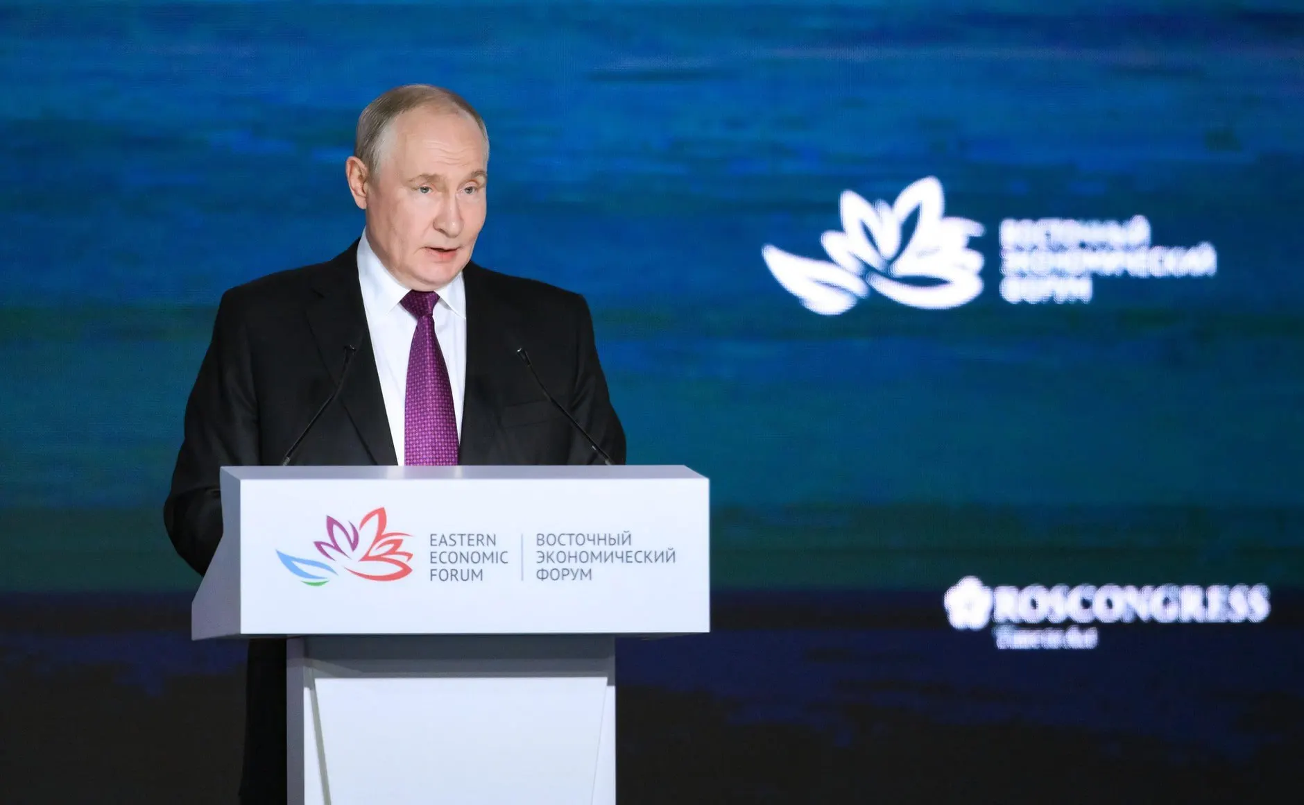 Путин отметил, что демография остаётся приоритетной темой и призвал учитывать все факторы, влияющие на рождаемость; СВО не считается основным фактором.