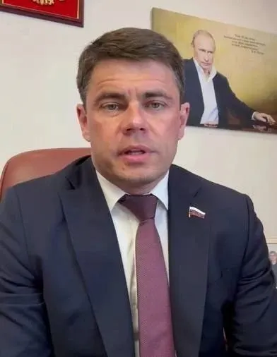 Обсуждается роль национального мессенджера в формировании суверенного интернета и влияние на международные тренды.