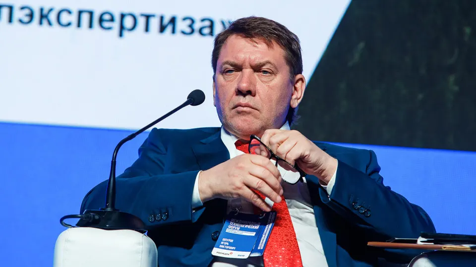 Гендиректор госоргана, отвечающего за запасы полезных ископаемых, задержан по подозрению в взятке; ведутся следственные действия, ведомство сотрудничает с правоохранителями.