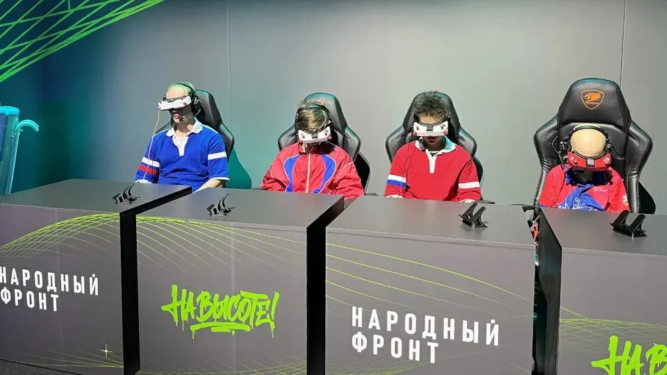 Новый норматив ГТО по управлению беспилотниками вступил в пилотную эксплуатацию в шести регионах. Школьники и студенты будут учиться пилотированию, программированию и ремонту БПЛА в рамках проекта «На высоте!».
